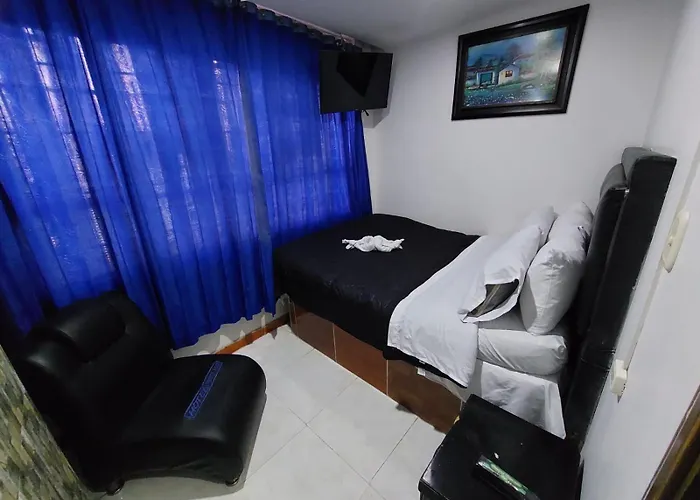 Hotel Punto 100